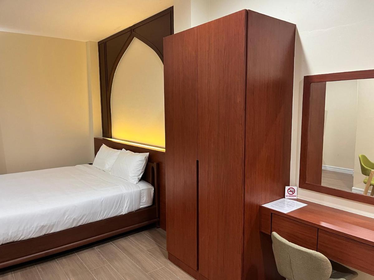 Anwari Hotel Bangkok Exterior photo
